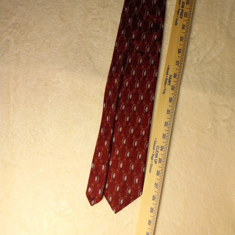 ROBERT TALBOTT STUDIO  Vtg Maroon Silk Necktie Tie 59